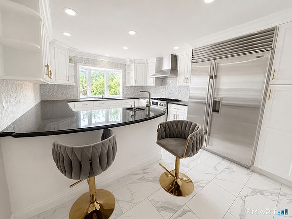 3rd image of 80 Bouton Street West