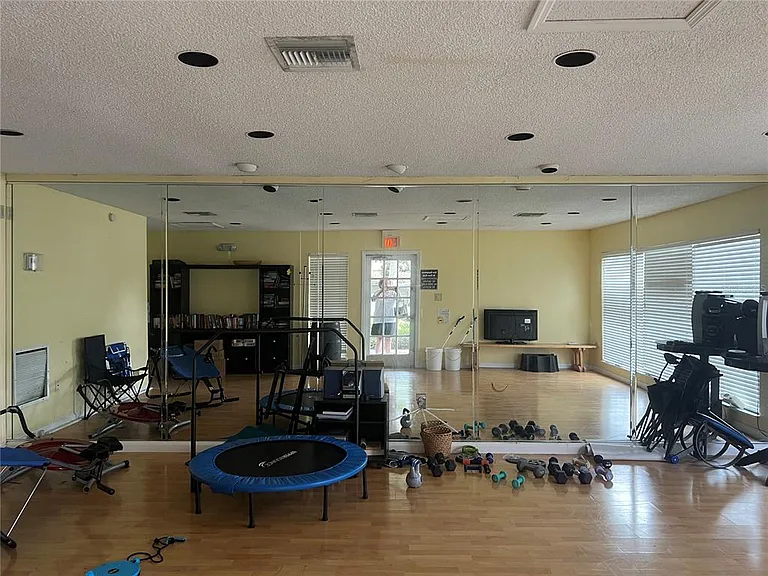 2500 Winding Creek Blvd #E103 — Photo 25