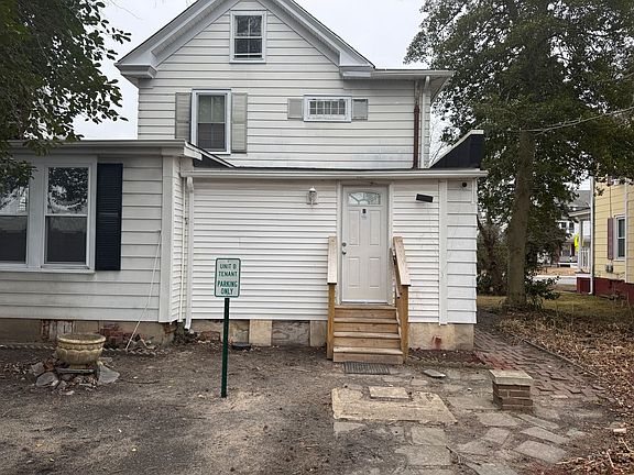 3rd image of 229 W Main St Unit B