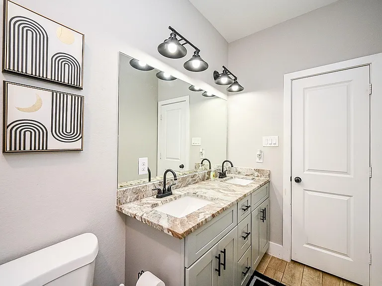 5007 Briscoe St #B — Photo 14