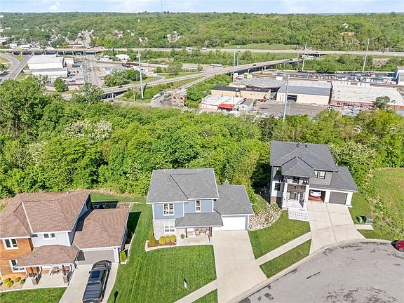 3rd image of 3728 S Thompson Cir