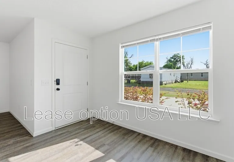 34 Pine St #C — Photo 4