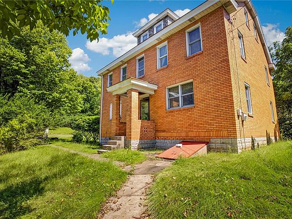38th image of 121 Kittanning St
