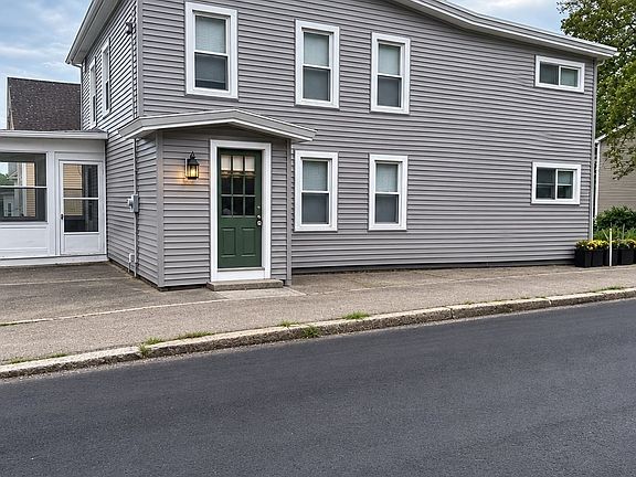 3rd image of 34 Lincoln St