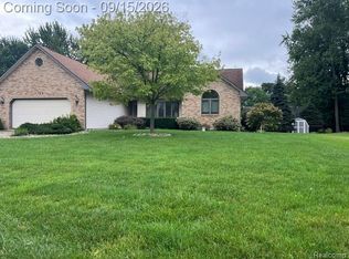 5129 Bloss Dr, Swartz Creek, MI 48473