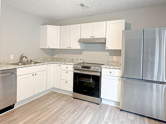 3rd image of 3307 Falls Creek Dr