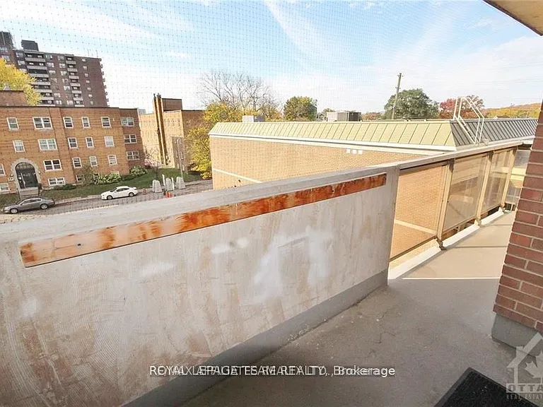 200 Lafontaine Ave #304 — Photo 18