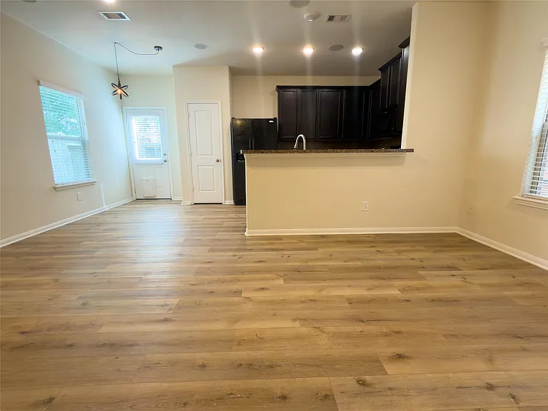 17035 Amarose Dr — Photo 3
