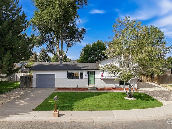 2nd image of 505 Samarra Dr