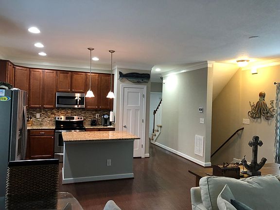 5th image of 931 12th Street