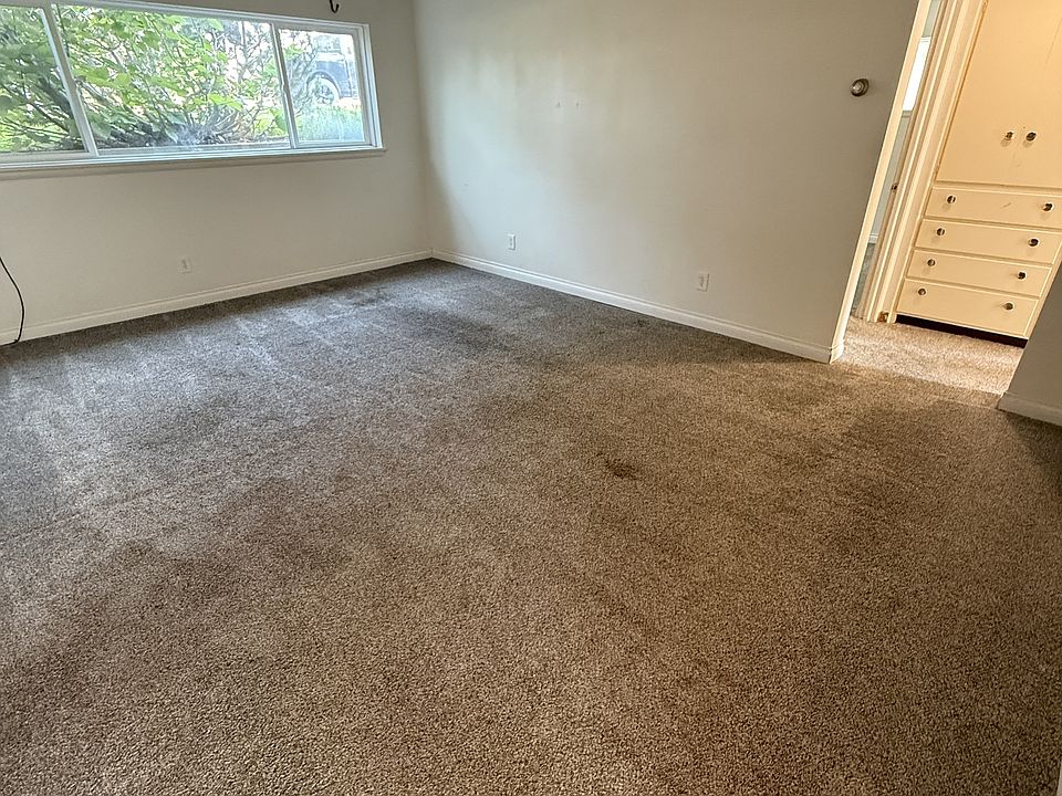 1st image of 704 14th St S APT 1