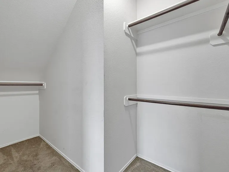 400 Summer Dr — Photo 21