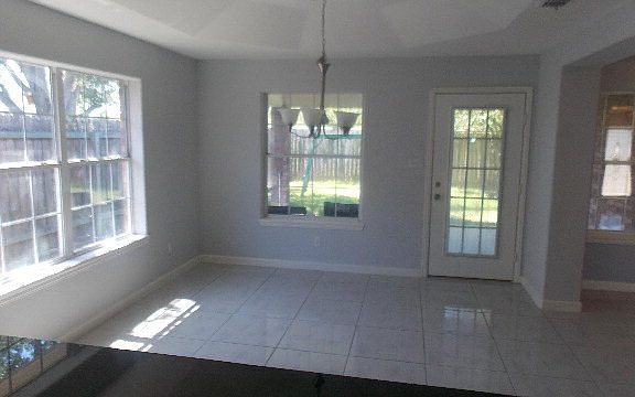 5th image of 3217 Iris Ave