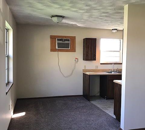 4th image of 200 Villard St #200