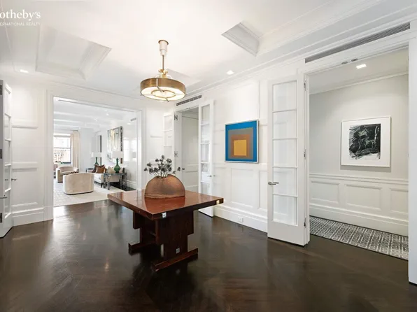 30 East 71st Street image 2 of 18
