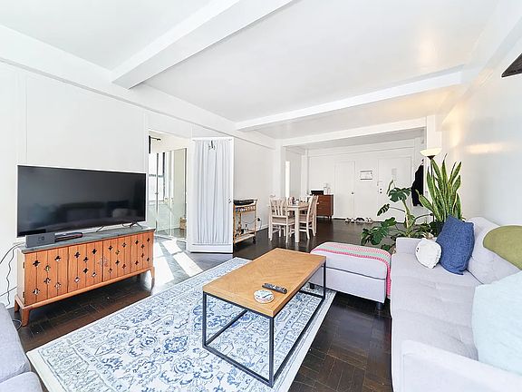 5th image of 30 E 37th St APT 8B