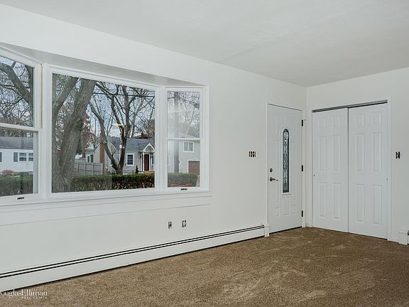 4th image of 62 Beech St