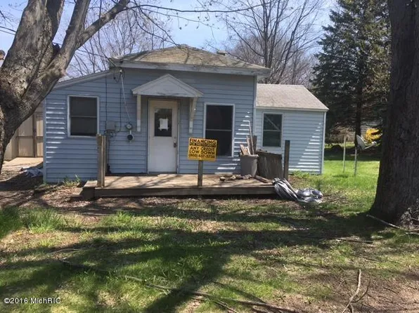 113 Desoto Ave, Houghton Lake, MI 48629