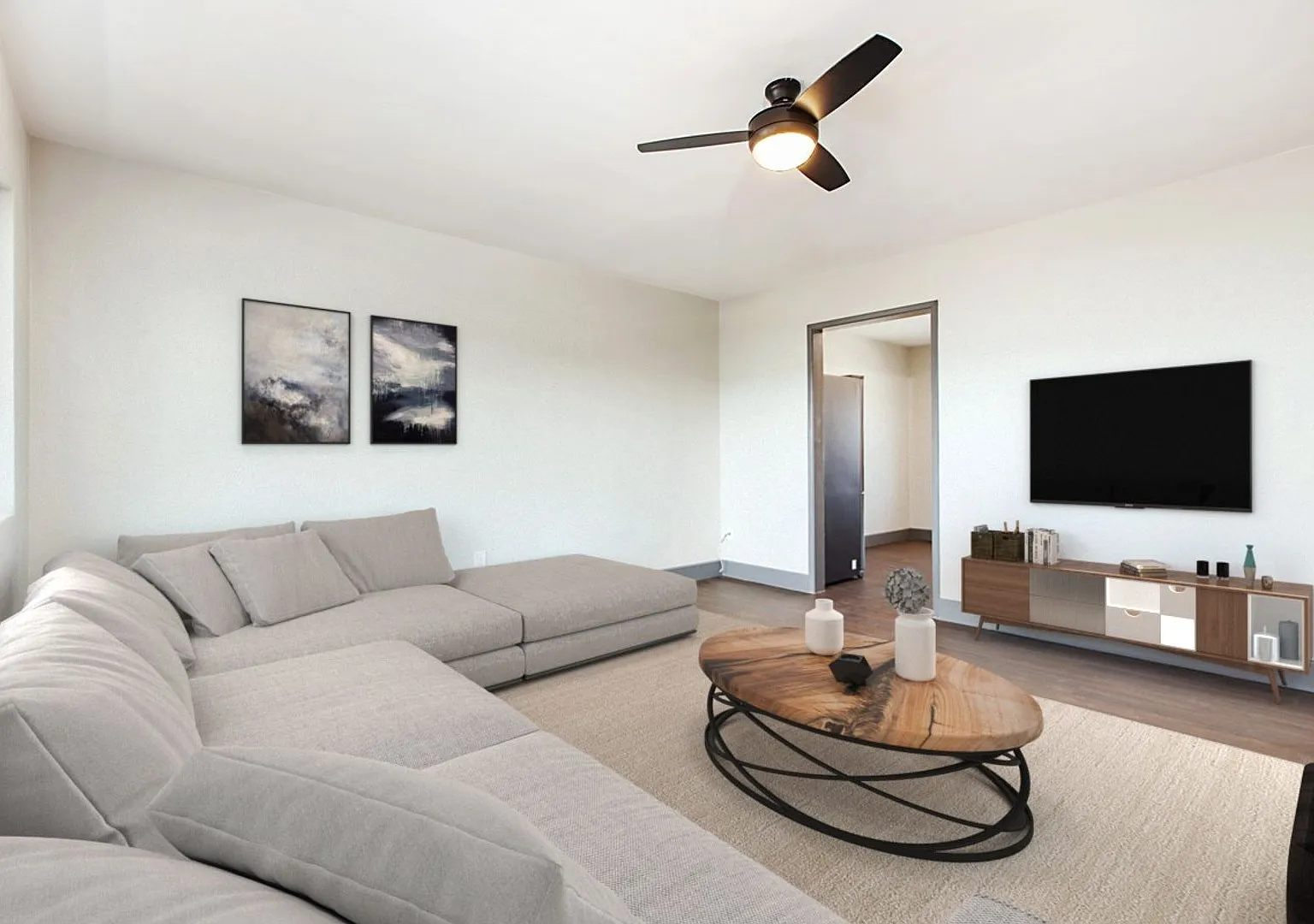 Renovated 2/1 - LIVE in nicely renovated apartment in Chula Vista — Photo 3