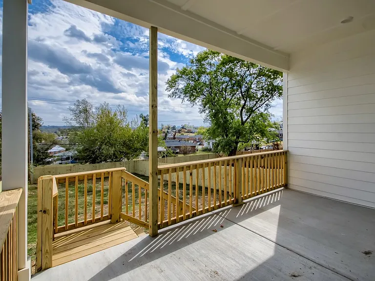 265 Riverside Dr #B — Photo 26
