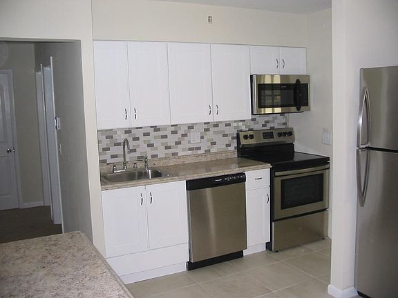 5th image of 3651 Castlewood Ln