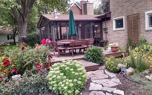 2nd image of 1124 N Douglas Ave