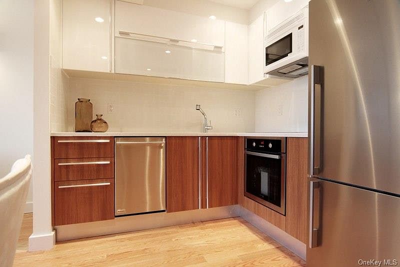 1st image of 3135 31st Street #605