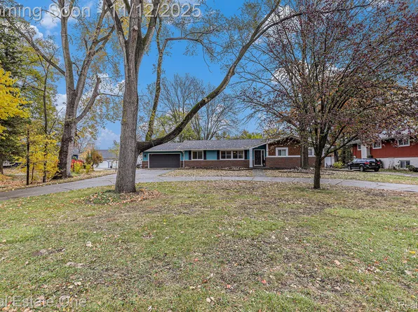 51376 Shelby Rd, Shelby Township, MI 48316