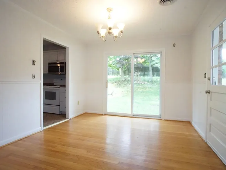 1105 Robin Rd — Photo 4