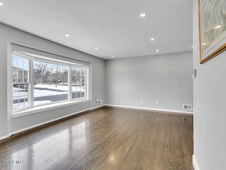 9 Chatham Dr — Photo 10