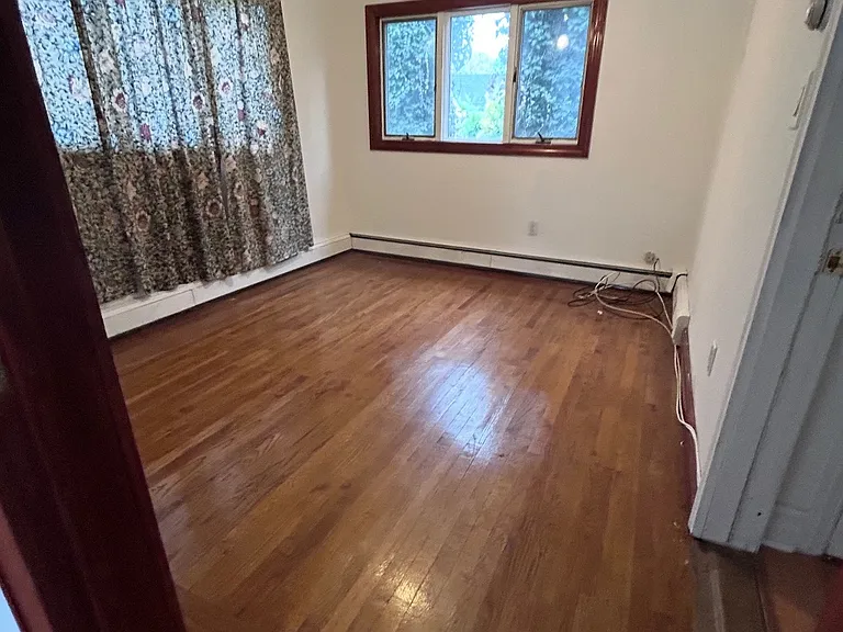 103 E Saint Marks Pl #1 — Photo 6