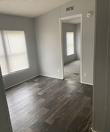 5th image of 325 Mesquite Ln #25A
