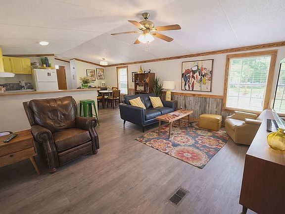 5th image of 1088-C Landry Lane Ln