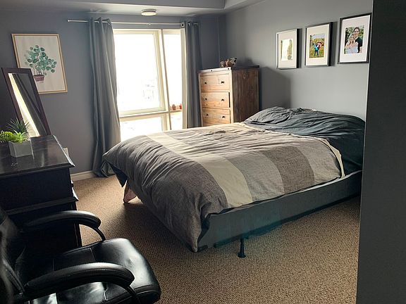 4th image of 67 Kingsbury Sq #213