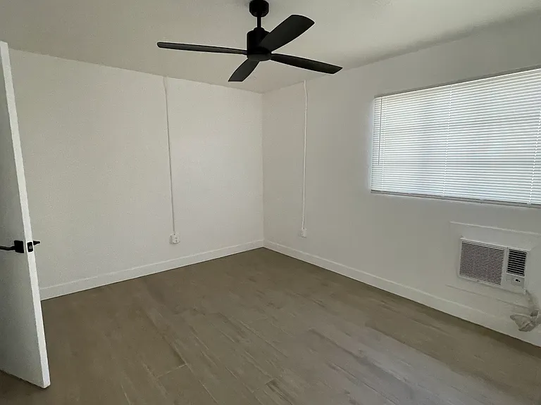 1322 W Roosevelt St #9 — Photo 6