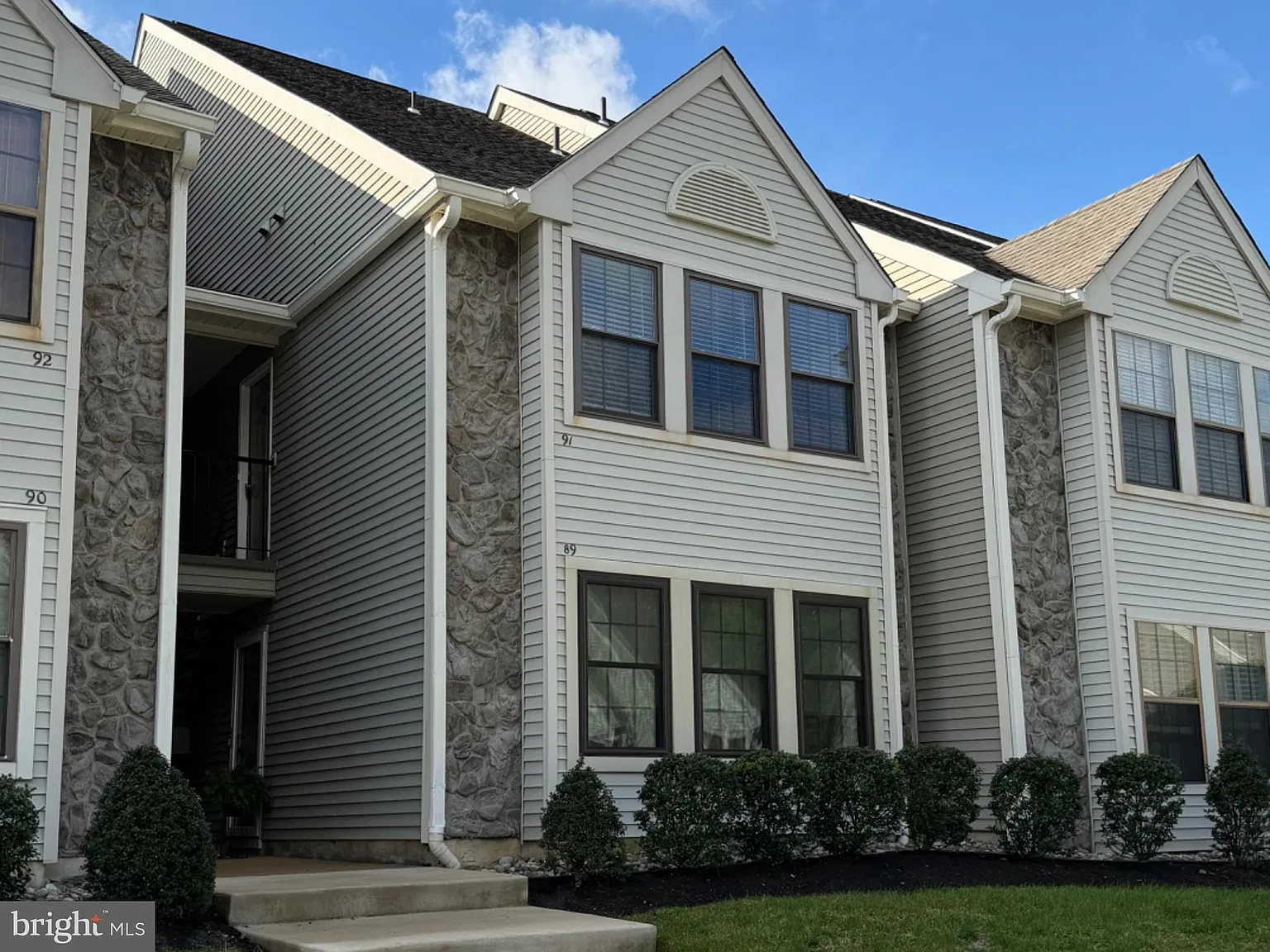 2 bed, 2.0 bath, 1112 sqft, $2,400 — Photo 1