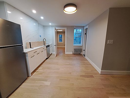 1st image of 135 Quincy St #1