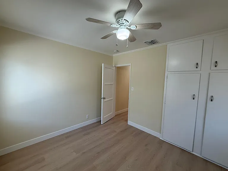 2691 N Frederic St #2691 — Photo 12