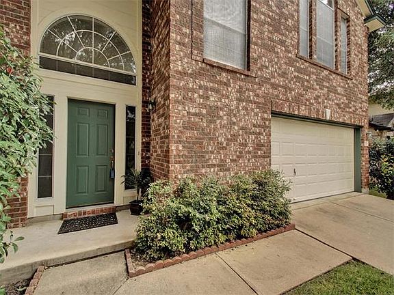 4th image of 4208 Columbine Dr