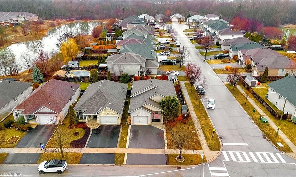 1st image of 102 McGuiness Dr
