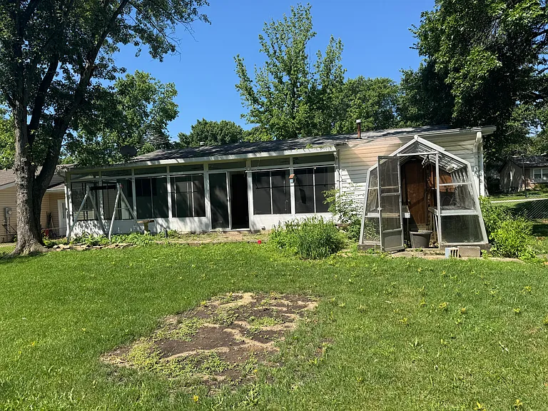 559 Golfwood Dr — Photo 10
