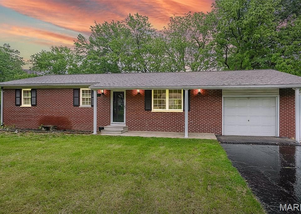 1st image of 115 Echo Ln