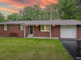 115 Echo Ln, Bethalto, IL 62010