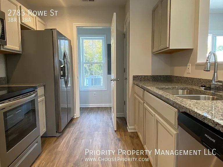 2783 Rowe St — Photo 16