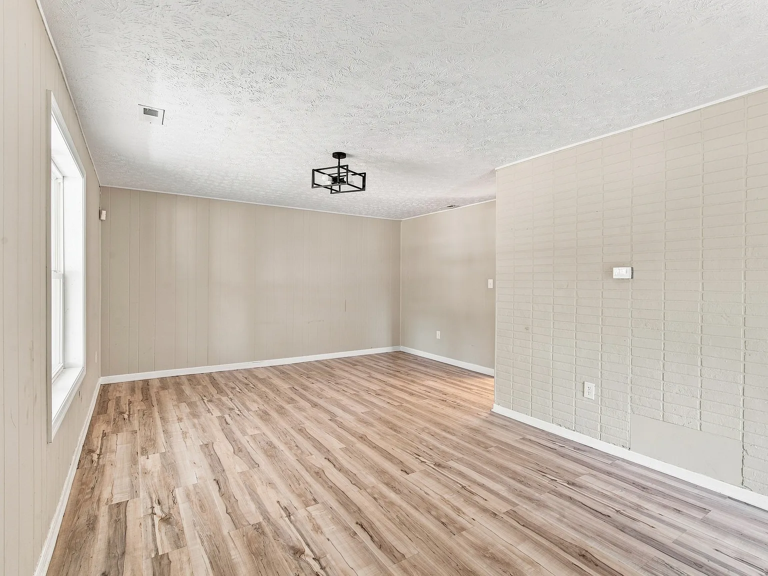 3 bed, 1176 sqft, $1,300 — Photo 3