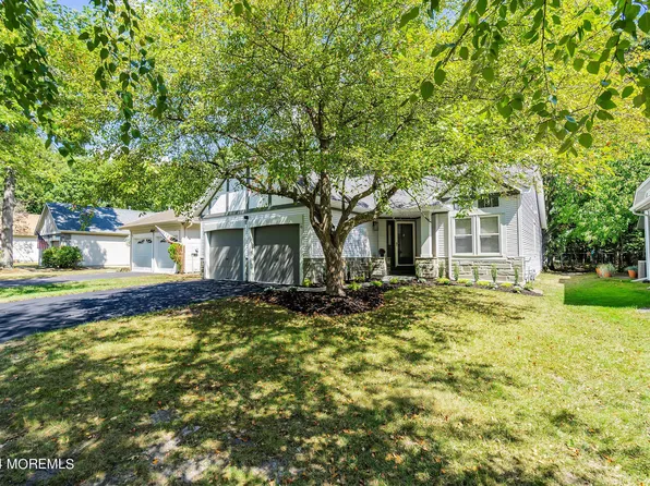 20 Waverly Lane, Jackson, NJ 08527