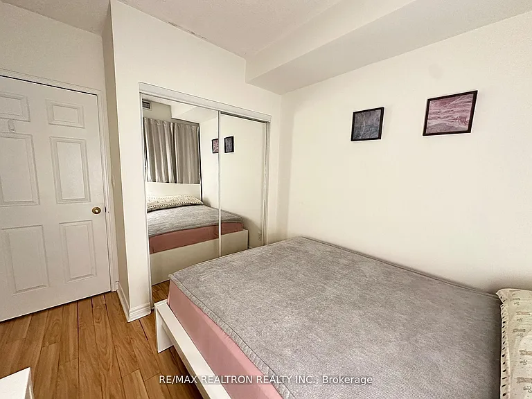 55 Bloor St E #1909 — Photo 12