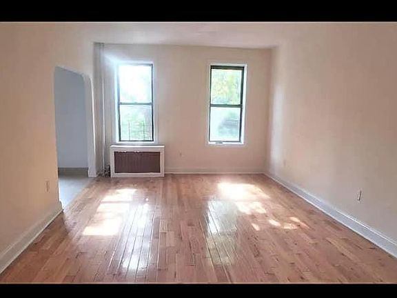5th image of 679 Waring Ave