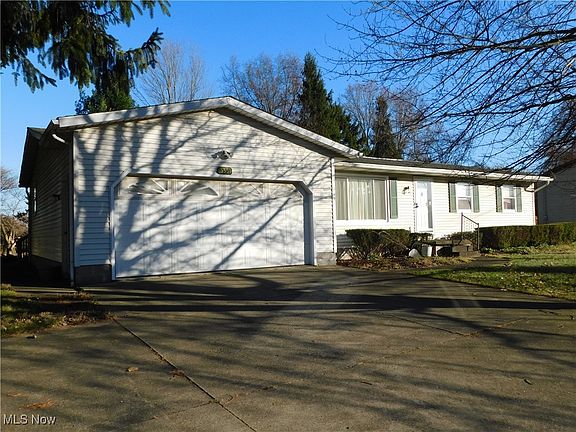3rd image of 3351 Crestview Dr