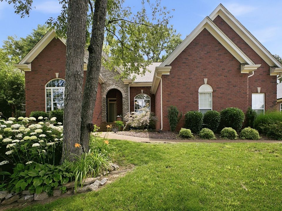 1st image of 325 Red Feather Ln